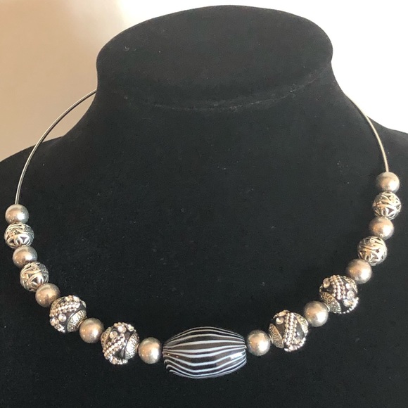 🎉 A Casual Afternoon Circle Necklace - Picture 2 of 5
